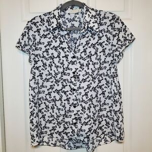 Everleigh Short Sleeve Collared Blouse In White/black Wild Flower Sz XS